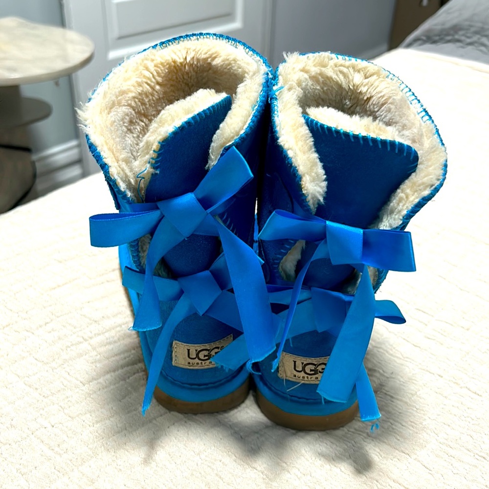 UGG mid calf length almost new